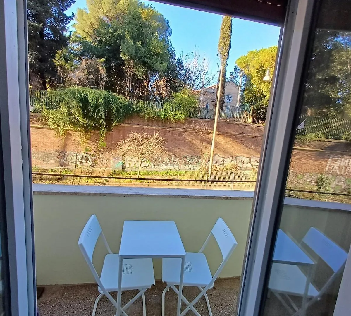 Apartment Apt Marrucini Garden Rome