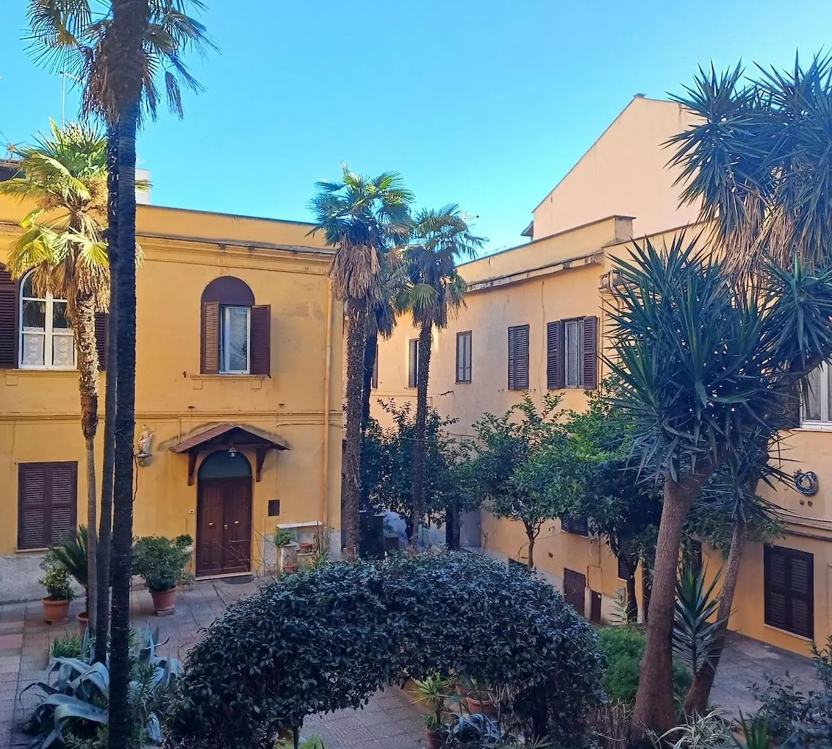 Apt Marrucini Garden Rome