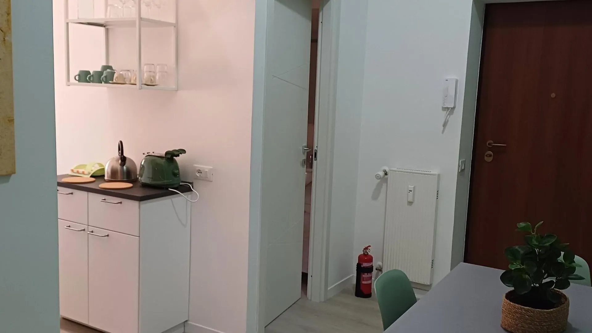Apartment Apt Marrucini Garden Rome